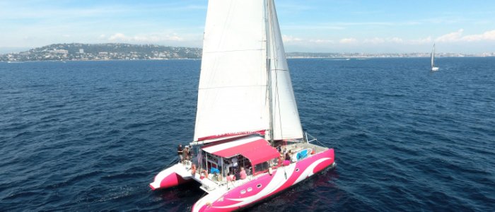 Catamaran 28 People
